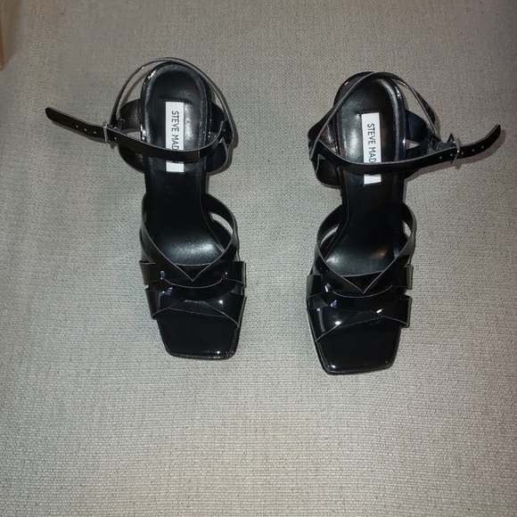 STEVE Madden Womens Flirt Platform Black Patent sandals - Picture 6 of 14